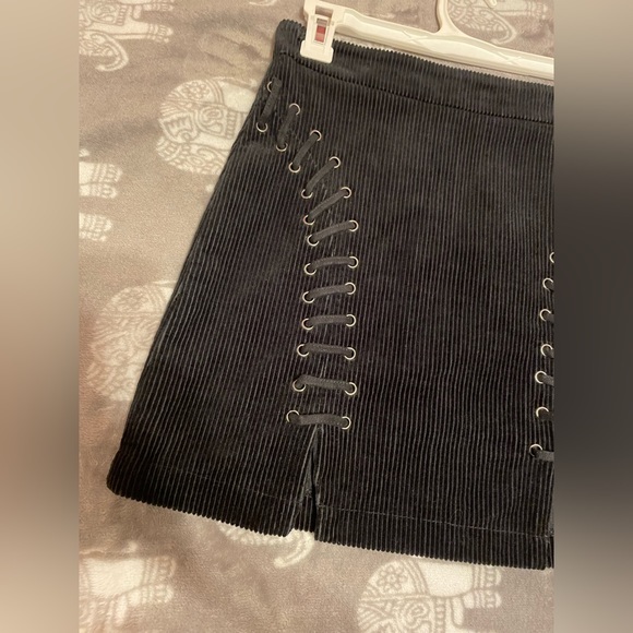 F21‎ SMALL Corduroy Baseball Stitch Lace up Black Mini skirt - Picture 8 of 17